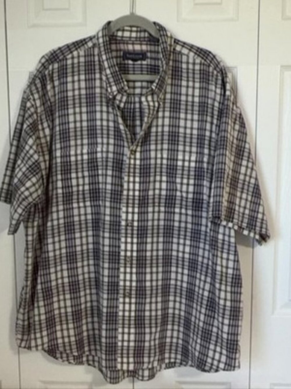 Van Heusen Men's 2XL Plaid Short Sleeve Button-Up Shirt, Wrinkle Free